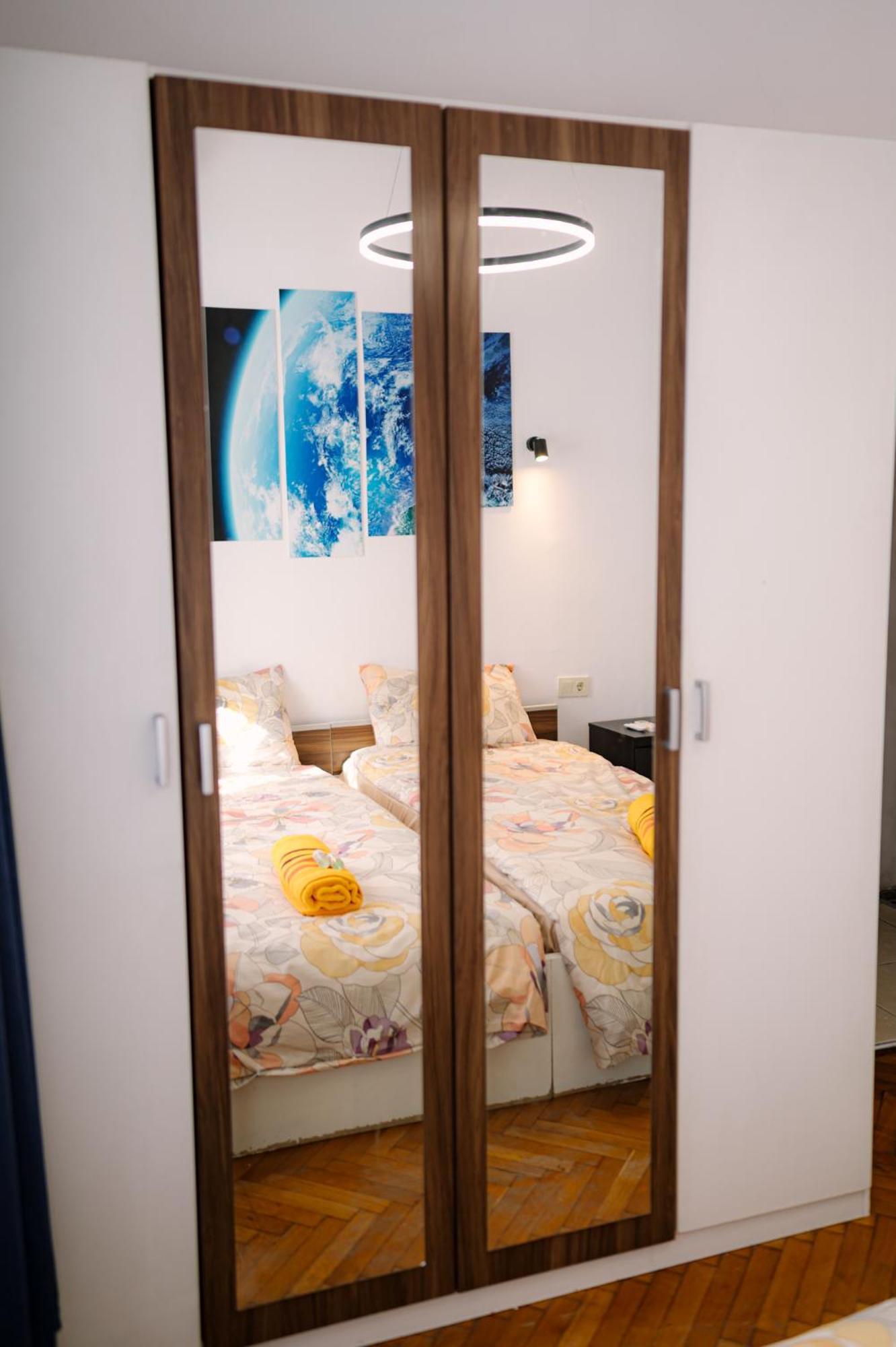 Appartement 7 Seconds Away From The Main Street, Free Parking